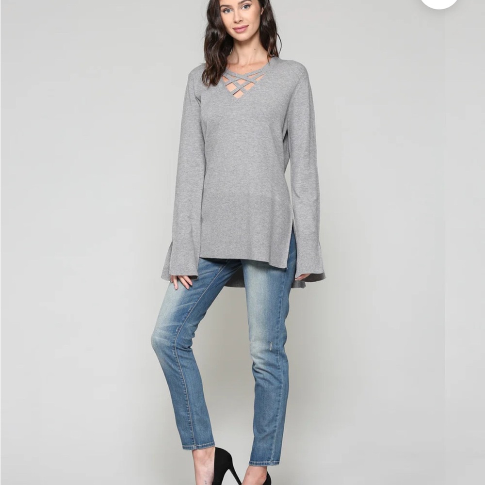 NEW JOH APPAREL
SELENA KNITTED SWEATER Size L